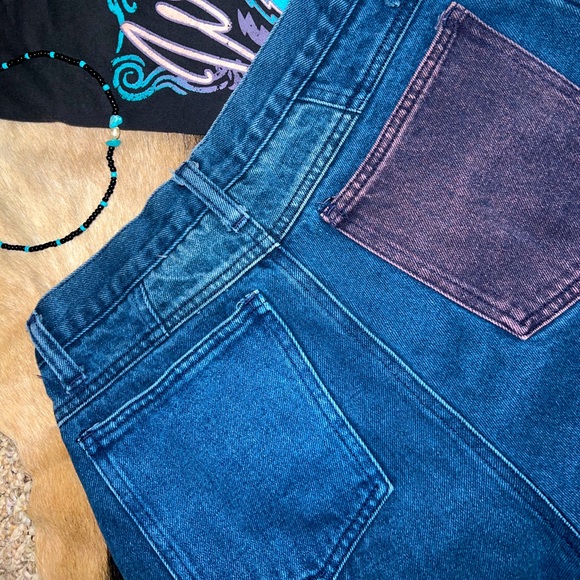 Super cute two toned vintage Stefano shorts! 🃏🪩 - Picture 3 of 4